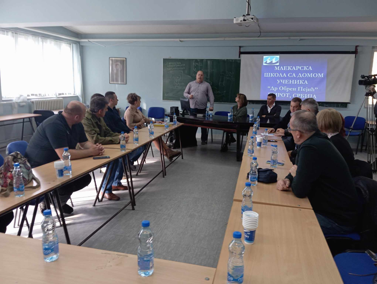 368595382 315319684688469 2384771346382989030 N 0 1280x1280