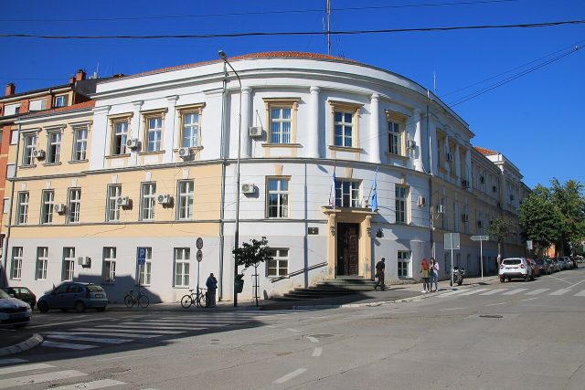 Wiki.biseri V Zgrada Opstine Aleksinac 097 (1)