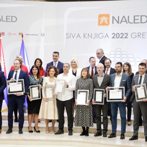 Ezgif 4 37f47cfc52 990x990