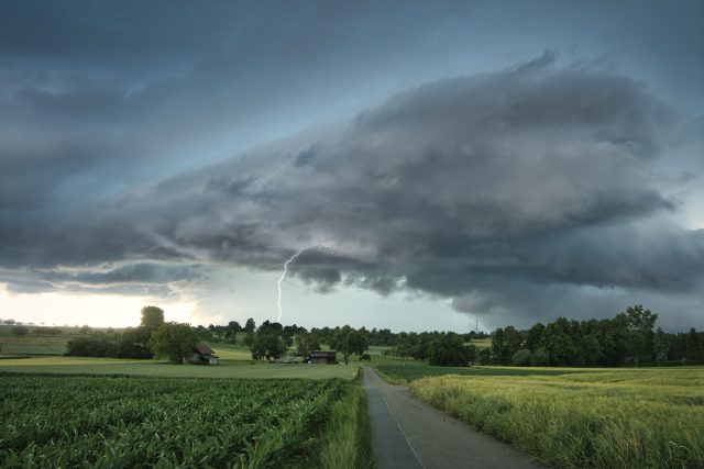 Lightning 6383992 1920