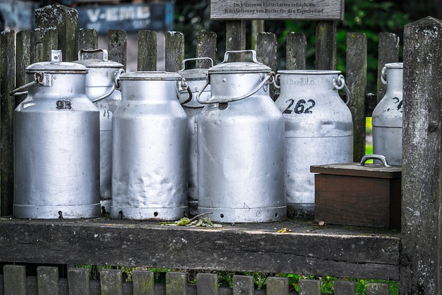 Milk Cans 1659157 640