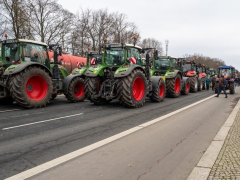 Berlin,,germany,december,18.,2023,farm,tractors,in,the,center