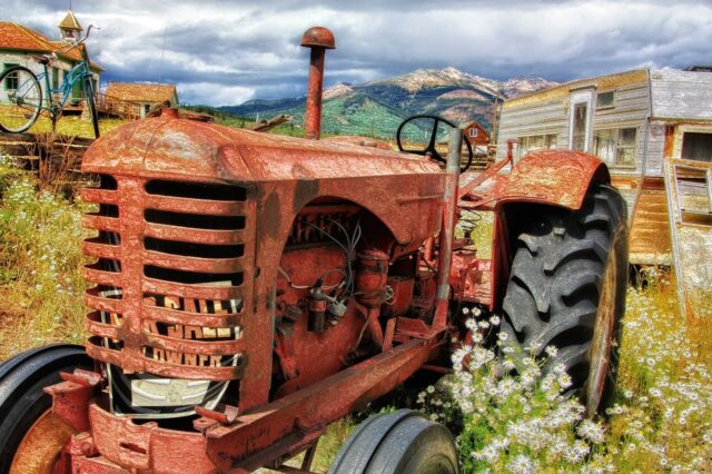 Tractor 371250 1280